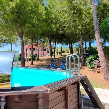 Il Giardino Dei Pini Affittacamere Gasthuis Santa Marina (Marche)